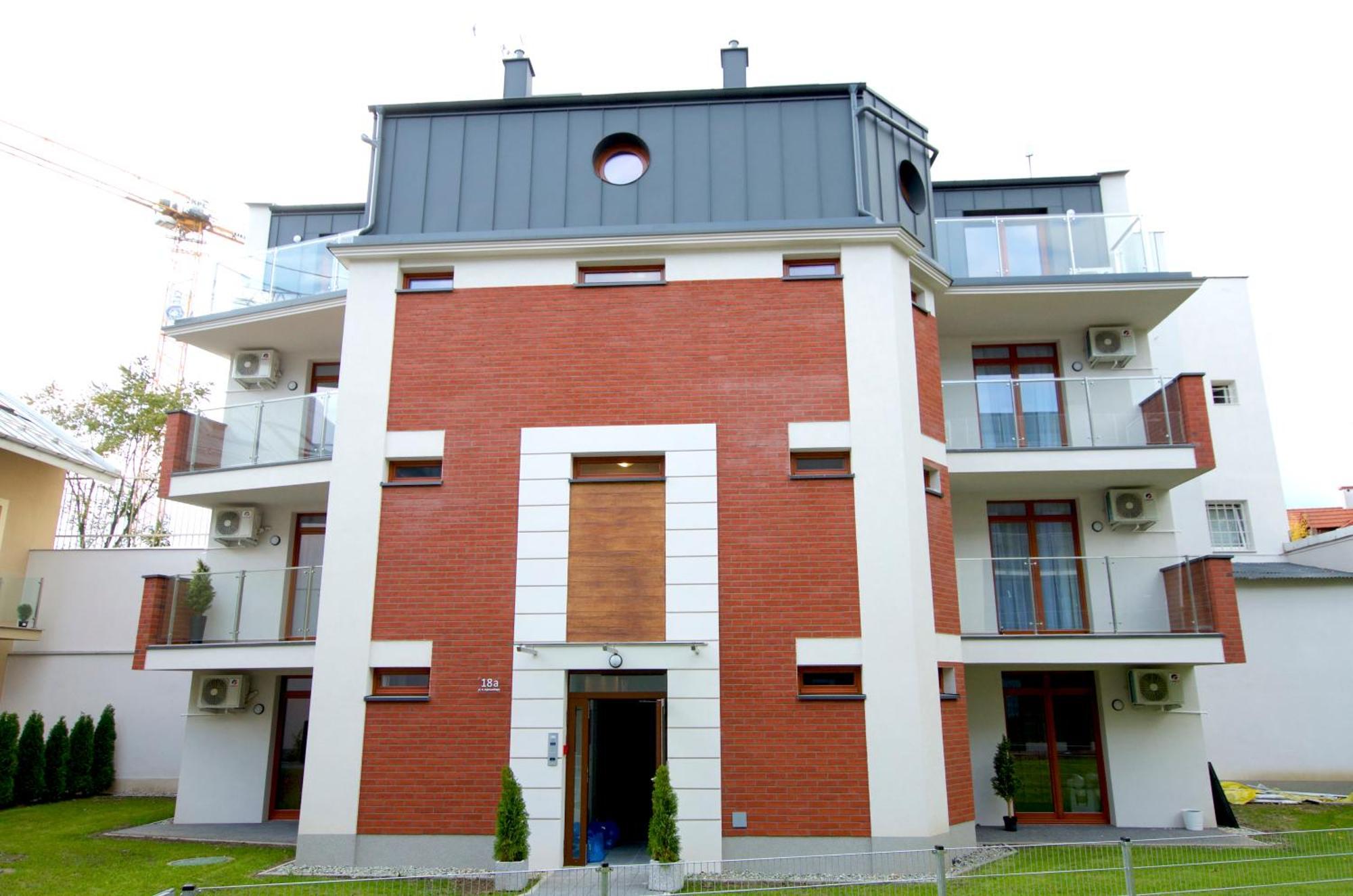 Studio Balcony